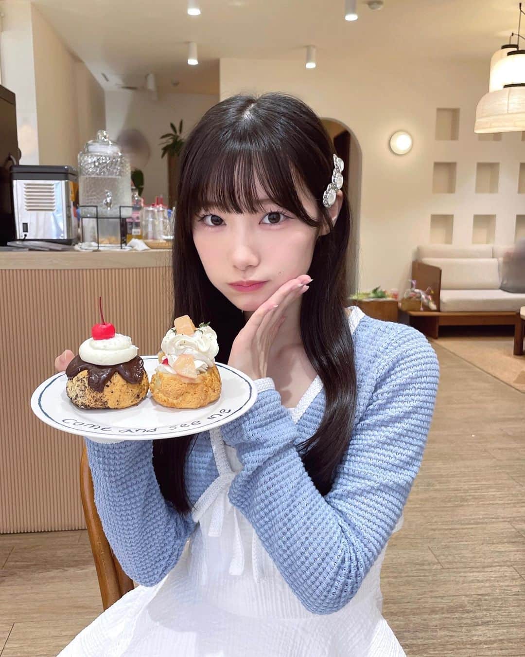 倉島杏実さんのインスタグラム写真 - (倉島杏実Instagram)「🧁🥣🤍  凄く久しぶりに カフェ行けて嬉しかった日🍴︎   #カフェ #SKE48 #ljk #05 #05년생 #카페 #오사카카페 #카페그램 #셀카 #大阪カフェ #Osaka #ケーキ #スコーン #黒髪ロング」8月19日 22時57分 - anzunomi_ske