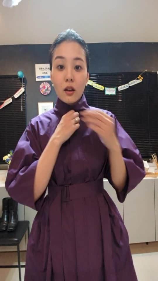ayaka8880のインスタグラム：「恒例の @lephil_official インスタライブ🎙 . ☑母業ネイビーアウター ☑モードなアウター ☑エレガントなトップス . 盛りあがって楽しかったです♥ 何をゲットしたか、また改めて投稿いたします✨」