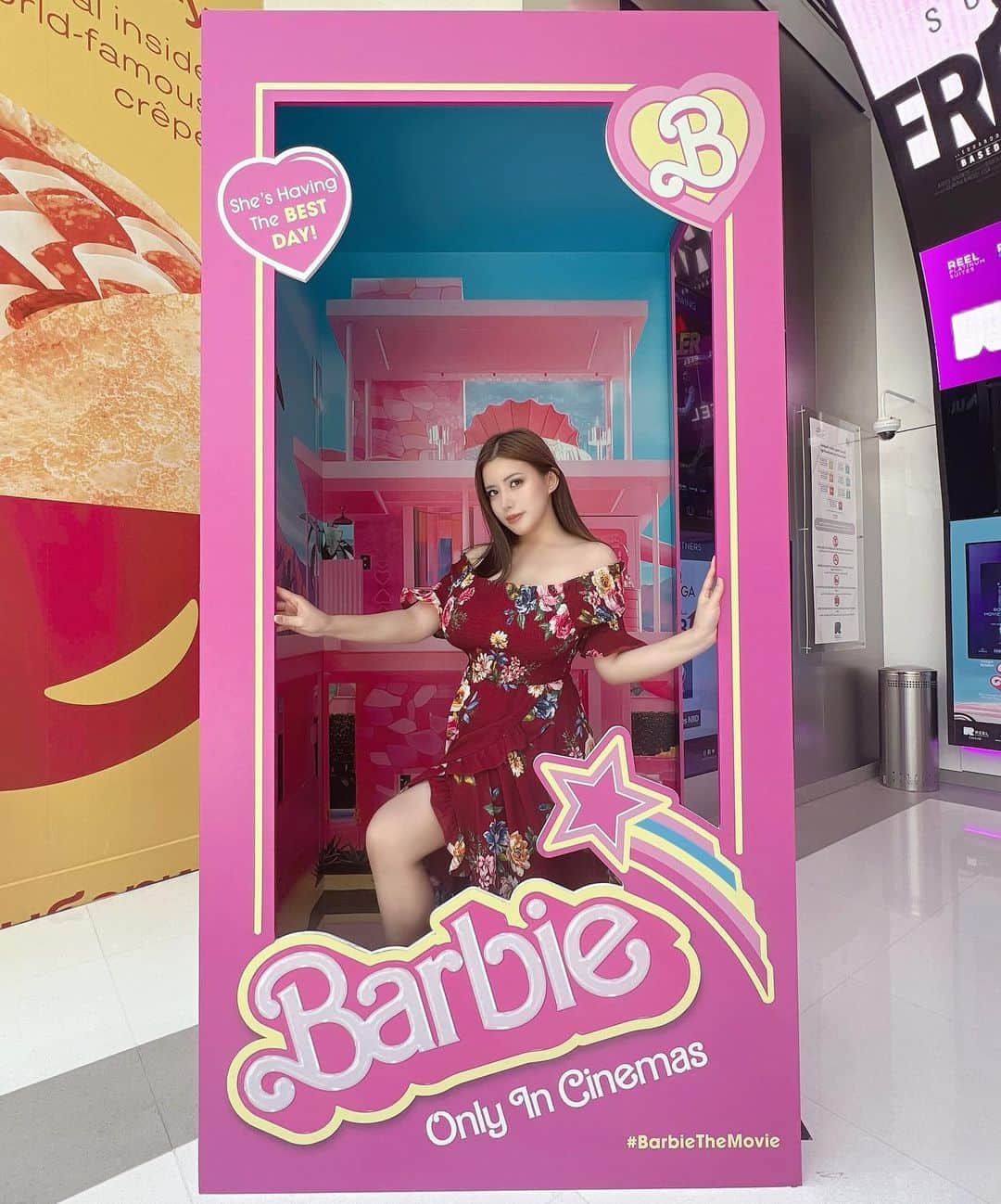永井マリアのインスタグラム：「I'm in Dubai now📍💓 Enjoying summer vacation in Dubai🐠🌺  ドバイで夏を満喫してます🌺🐠  #barbie #barbiethemovie #barbiedoll #barbiestyle #barbiegirl #dubai #dubai🇦🇪」