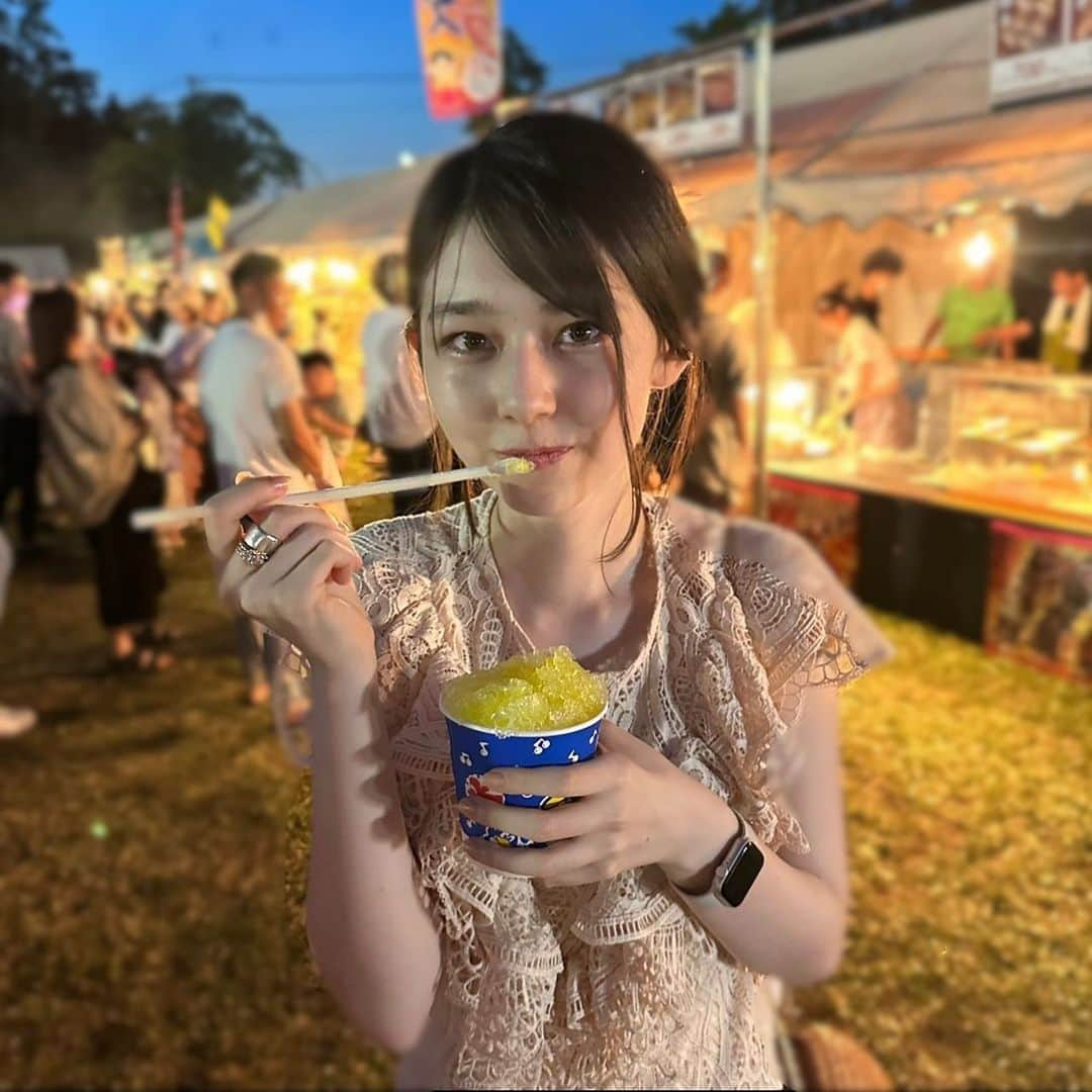 石川花のインスタグラム：「今年食べたのはレモンとマンゴー味🥭」