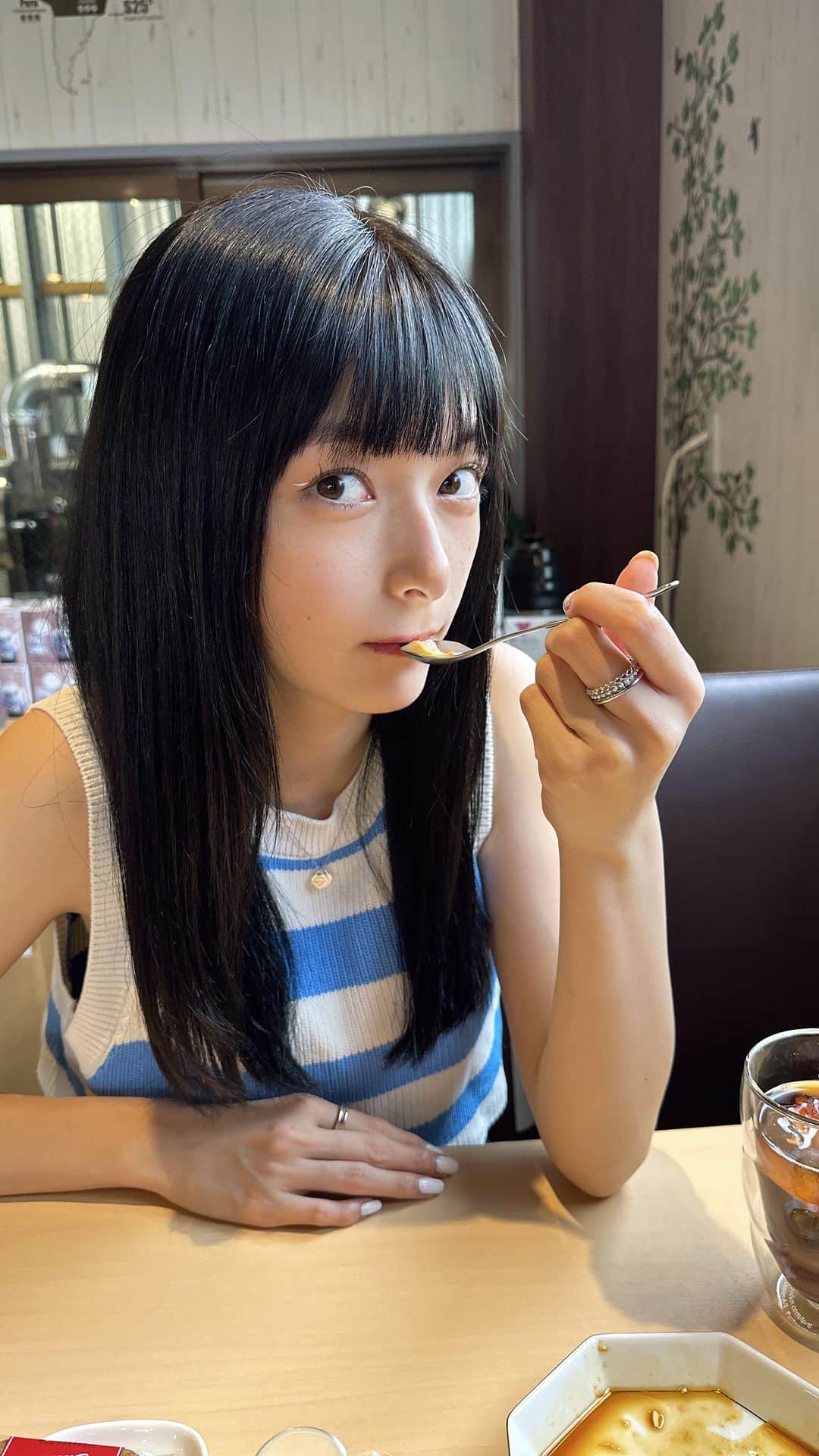 中澤瞳のインスタグラム：「自家製プリン美味しかったな〜🍮  珈琲全種類飲んでみたい！ #亀山珈琲焙煎所 #上田市 #上田市カフェ #カフェ巡り #カフェ #coffeetime #coffee #cafe」