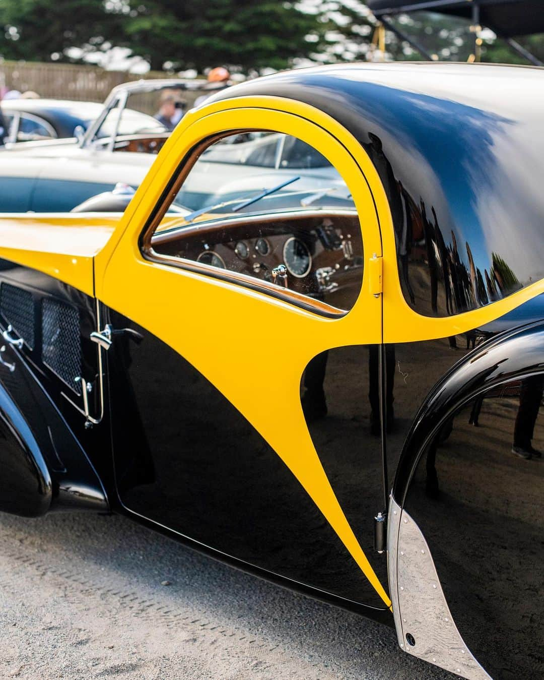 ブガッティさんのインスタグラム写真 - (ブガッティInstagram)「The Pebble Beach Tour d’Elegance by @PebbleBeachConcours encapsulates the sense of heritage in motion. Every year the rarest, most beautiful and well-kept classic cars from all around the world come together tracing the 17-Mile Drive along the Pacific Coast Highway to Big Sur and retour before being positioned for the Sunday Concours on the lawn of the Pebble Beach Golf Course with its breathtaking view.  Since the first ‘parade’ in 1950 BUGATTI has always been represented with some spectacular models, this year with a Type 38 Figoni and a selection of Type 57 versions. Conceived as the fastest, most luxurious and exclusive French touring car of its time, the Type 57 has been a predecessor of and inspiration for the CHIRON Super Sport.  #BUGATTI #PebbleBeachConcours #MontereyCarWeek #TourdElegance #PebbleBeachTour #PebbleCars」8月19日 23時28分 - bugatti