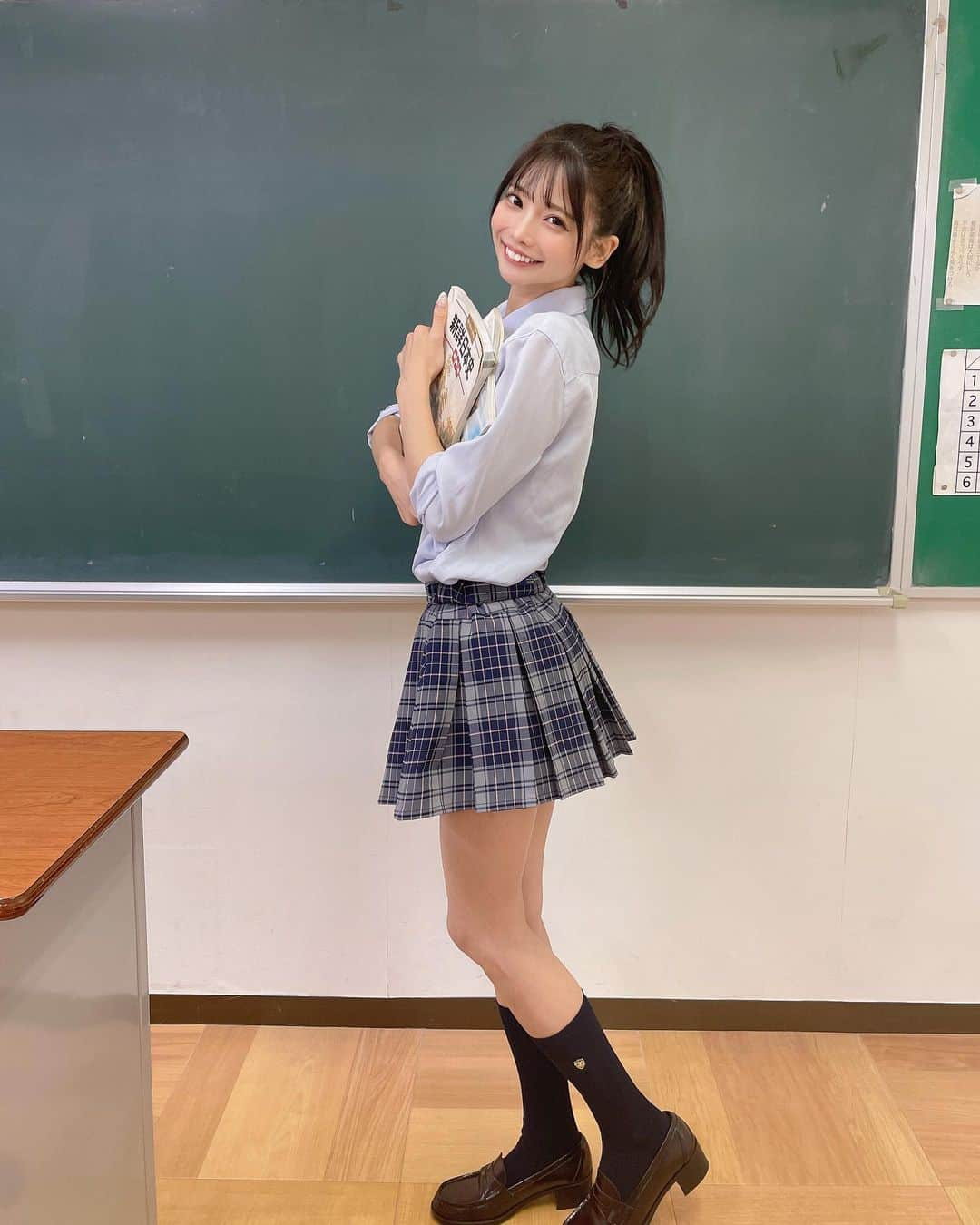 米倉みゆさんのインスタグラム写真 - (米倉みゆInstagram)「先生！！ 放課後、勉強付き合ってよ！ . . . . . . . #コスプレ #コスプレイヤー  #コスプレ女子  #コスプレイヤーさんと繋がりたい  #学校 #学生 #学生服  #制服 #制服女子  #jk制服 #制服コスプレ #jk #女子高生 #スタジオ撮影 #モデル #撮影会 #アイドル #レースクイーン  #撮影会モデル #ツインテール #ポニーテール #ポートレート #ミニスカート #黒髪ロング  #黒髪女子  #脚フェチ #美脚 #school #japanesegirl #girl」8月19日 23時33分 - yone__miyu630