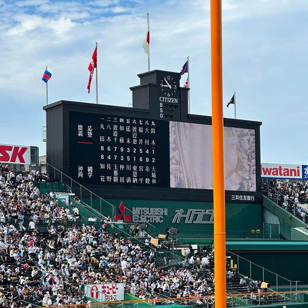 椎木里佳さんのインスタグラム写真 - (椎木里佳Instagram)「慶應義塾高校、ベスト4❤️💙  甲子園まで行ってきました〜！！ 幼稚舎から長年の野球観戦で培った応援経験が活かせた最高の試合だった⚾️ 若き血たくさん歌えて感動でした〜！ 野球部の皆さん本当におめでとうございます👏🏻 . . . . #甲子園 #甲子園球場 #野球観戦 #野球女子 #スポーツ観戦 #慶應」8月19日 23時36分 - rikashiiki