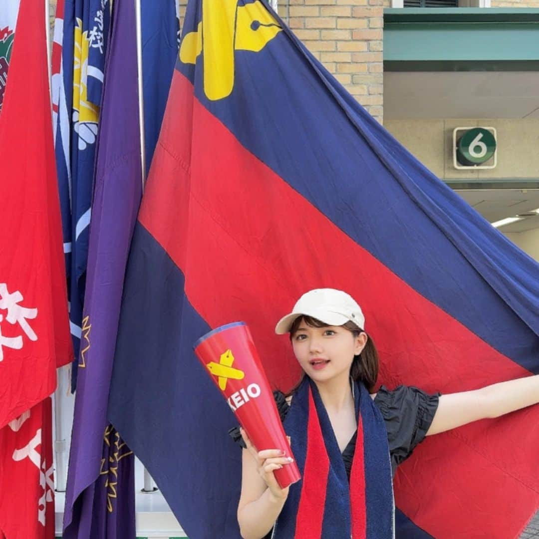 椎木里佳のインスタグラム：「慶應義塾高校、ベスト4❤️💙  甲子園まで行ってきました〜！！ 幼稚舎から長年の野球観戦で培った応援経験が活かせた最高の試合だった⚾️ 若き血たくさん歌えて感動でした〜！ 野球部の皆さん本当におめでとうございます👏🏻 . . . . #甲子園 #甲子園球場 #野球観戦 #野球女子 #スポーツ観戦 #慶應」