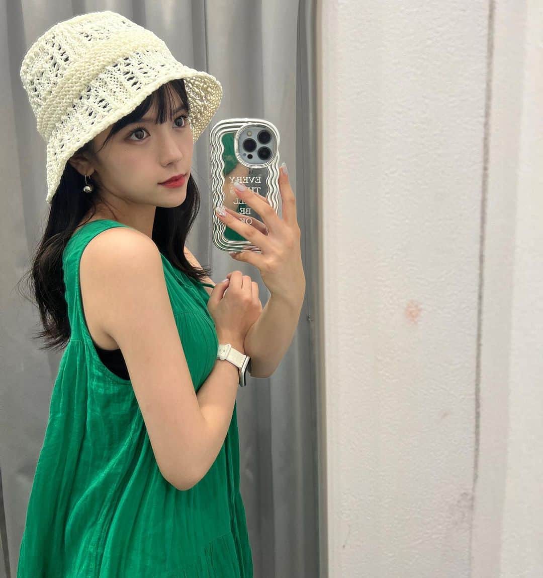 村山優香のインスタグラム：「お姉ちゃんが買ってくれた帽子👒  #村の服」