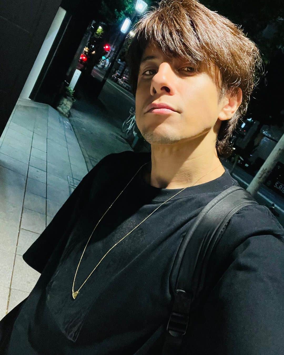 城田純のインスタグラム：「髪切った  田本さんと撮り忘れた 泣」