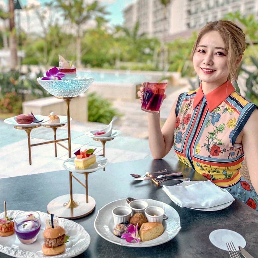 石橋あこさんのインスタグラム写真 - (石橋あこInstagram)「🌺🌺🌺 　 　 　 　 　 　 　 　　 　 　　 　  　　 　 　 　 　 　 　 　 　　 　 　　 　  　　  #🌺 　 #ハレクラニ沖縄#アフタヌーンティー#afternoontea#ヌン活#アフヌン#沖縄アフタヌーンティー」8月20日 0時17分 - acococo120