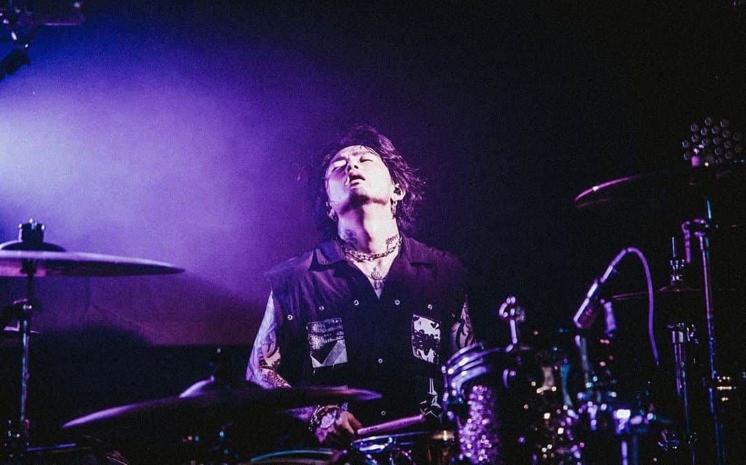 Katsuma さんのインスタグラム写真 - (Katsuma Instagram)「“RE:ADMISSION” LIVE HOUSE TOUR 2023 at 静岡 SOUND SHOWER ark 清水🔥🔥🔥  Photos @yamada_mphoto   #coldrain  #再入学ツアー #SWEETSIXTEEN」8月20日 0時27分 - katsuma_drums