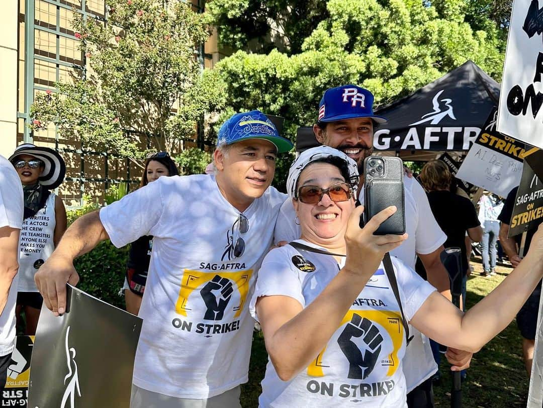 ジョン・ウエルタスさんのインスタグラム写真 - (ジョン・ウエルタスInstagram)「What a day of solidarity!!! It’s a wonderful sight to see so many show up for each other, in @sagaftra @wgawest @wgaeast @iatse @directorsguild #teamsters were all in full force yesterday walking, chanting, a little dancing and demanding that we come to a fair deal with the #amptp - LFG!!! #onepeople #afrolatino #afrolatina #latinamerica #latina #latino #latine  #latinx #latinidad #america」8月20日 0時58分 - jonhuertas