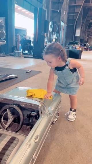 Classics Dailyのインスタグラム：「❤️ Credit @baby.glamorous  _ #impala #Classic #classics #Classiccar #classiccars #americanmuscle #Musclecar #Musclecars #car」