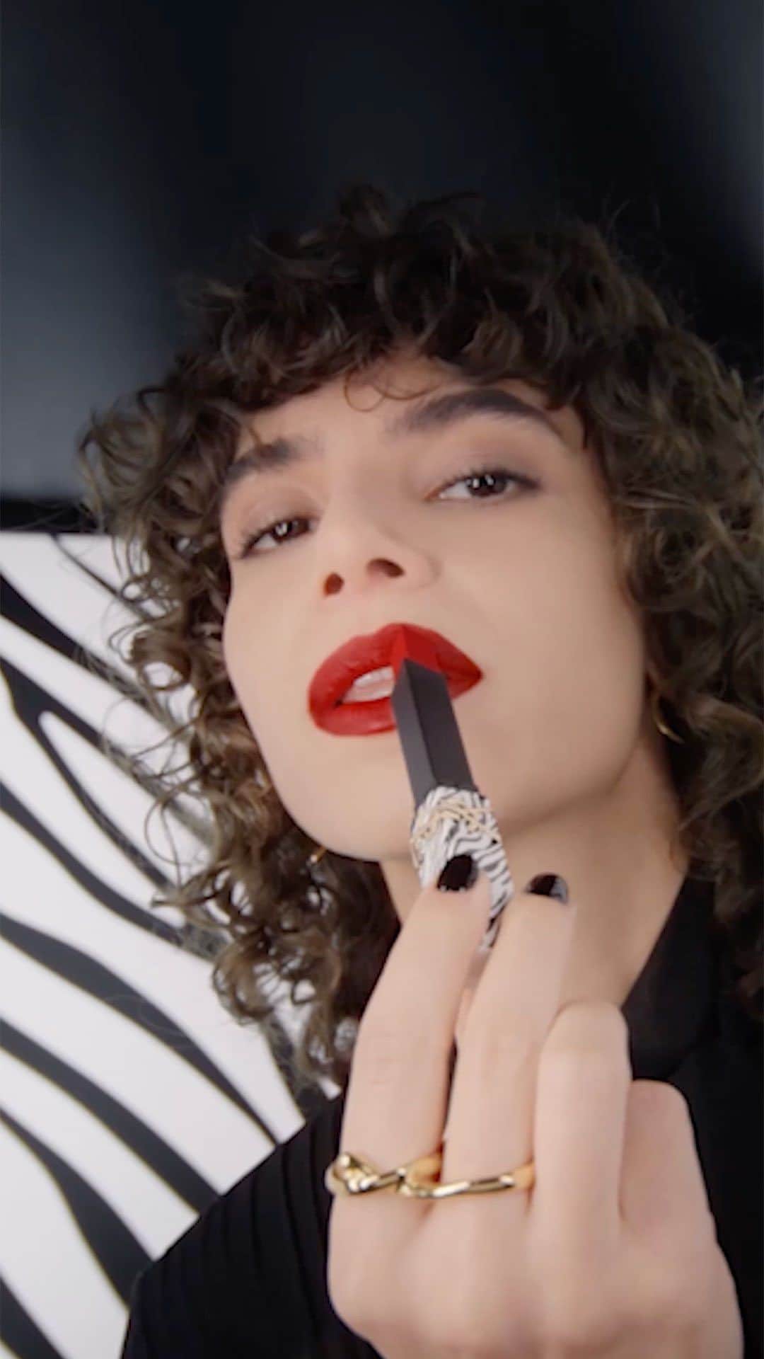 Yves Saint Laurent Beautyさんのインスタグラム動画 - (Yves Saint Laurent ...