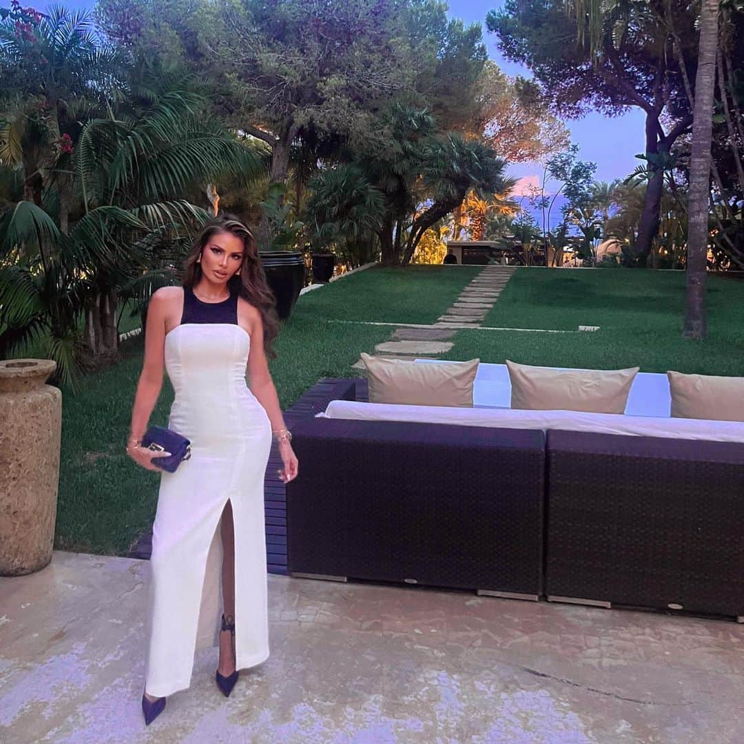 クロエ・シムズさんのインスタグラム写真 - (クロエ・シムズInstagram)「CASA VASSIE  Thank you @vasjmorgan for the most amazing trip to Ibiza, last night was your most stunning event to date, it was truly magical 🌴⭐️🌟✨✨✨」8月20日 2時28分 - chloesims