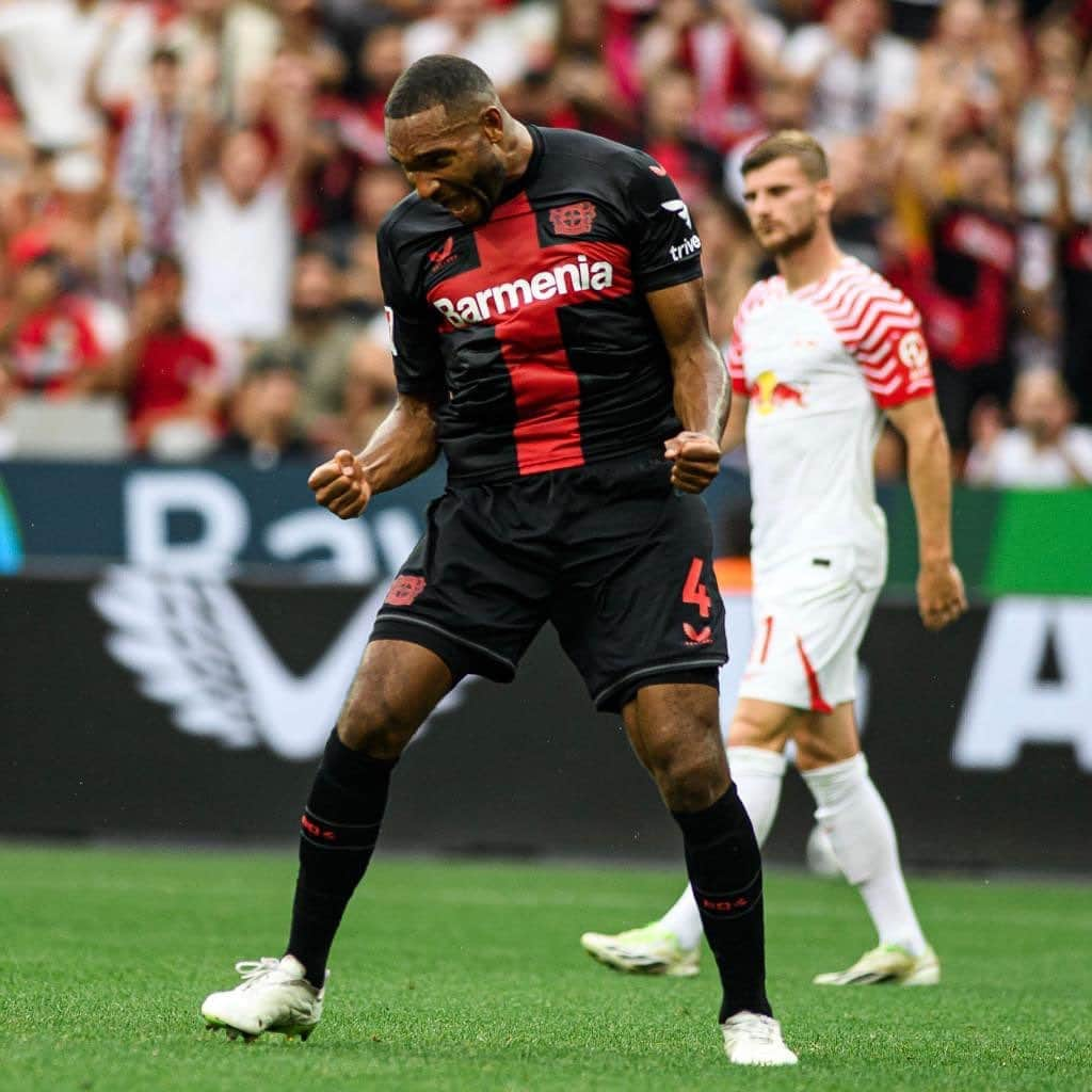 ヨナタン・ターさんのインスタグラム写真 - (ヨナタン・ターInstagram)「Great performance of the whole team. Happy about my goal! 🔥 danke für die Unterstützung in der BayArena 💪🏾 @bayer04fussball」8月20日 2時28分 - jonathantah_