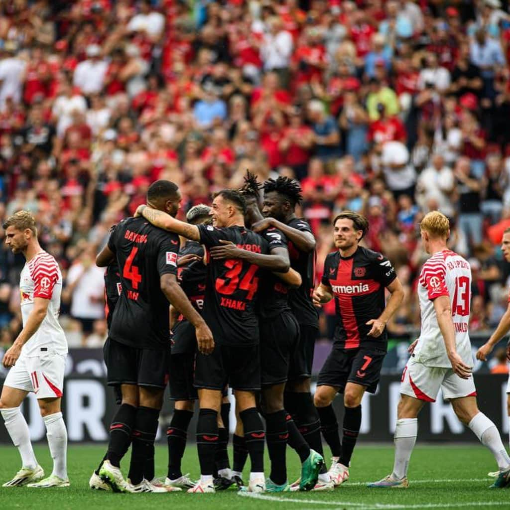 ヨナタン・ターさんのインスタグラム写真 - (ヨナタン・ターInstagram)「Great performance of the whole team. Happy about my goal! 🔥 danke für die Unterstützung in der BayArena 💪🏾 @bayer04fussball」8月20日 2時28分 - jonathantah_