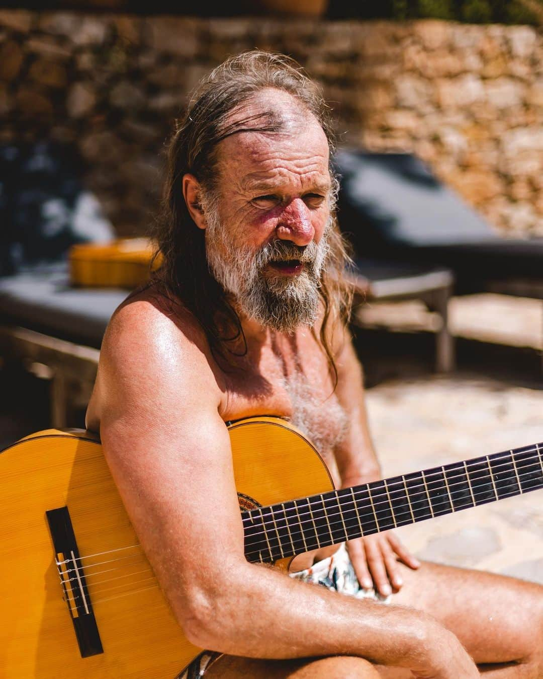 リタ・オラさんのインスタグラム写真 - (リタ・オラInstagram)「I got to meet the Ice Man himself @iceman_hof out here and he’s honestly the SWEETEST!! He even performed some songs for us too 🥰🧊 Anyone else taken an ice bath before? It’s CRAZY!!   📷 @tiziano.raw」8月20日 2時39分 - ritaora