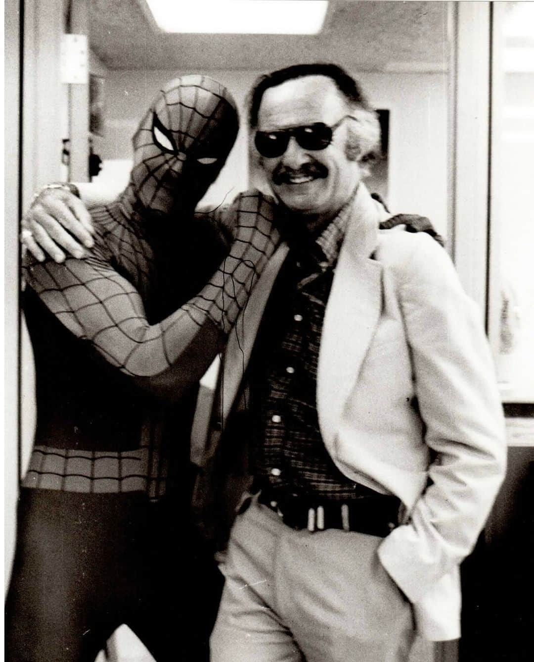 スタン・リーのインスタグラム：「Incredibly iconic 🤩 #StanLee #WorldPhotoDay」