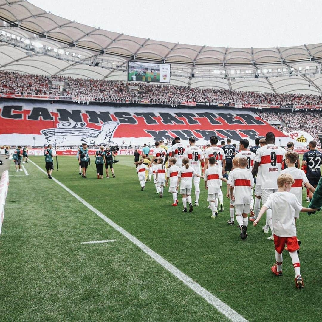 伊藤洋輝のインスタグラム：「Beautiful weekend ⚪️🔴 #vfbstuttgart」