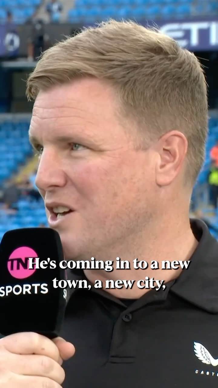 リオ・ファーディナンドのインスタグラム：「Eddie Howe talks Sandro Tonali’s integration on AND off the pitch in Newcastle... 🤣」