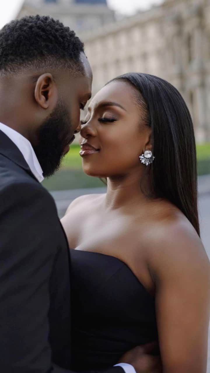 Ŝ Ŋ Ą Ƥ☻Ƥ Ą Ŋ Ĕ Ĺ?Ğ Ƕ SMMのインスタグラム：「. Medi❤️Akua #MAtrimony23 Couple: @medigermain @missakuax Planner: @sproutaffair Photo: @apagstudios Weddingsign @snappanelgh  . . . . . #makingsmileyfaces #welcomesignghana #invitationghana #africanwedding #bellanaijaweddings #nigerianwedding #wedding #asoebi #asoebibella #weddingphotography #africanfashion #africansweetheartweddings #idoghana #love #weddings #weddingdress #weddinginspiration #ghanawedding #traditionalwedding #weddingdigestnaija  #ghana #weddingguest #africanstyle #nigerianweddings #ankara  #photography #weloveghanaweddings #naijaweddings」
