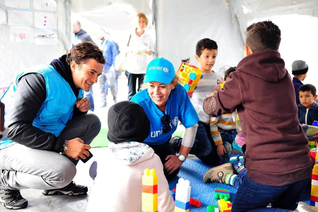 オーランド・ブルームさんのインスタグラム写真 - (オーランド・ブルームInstagram)「Through my work with @unicef I’ve had the honour of meeting many of the humanitarians working to protect the rights of children whose lives are devastated by crises and conflicts. On #WorldHumanitarianDay, please join me in recognizing their courage and dedication. Link in stories to learn more and support 🤝 #NoMatterWhat」8月20日 3時41分 - orlandobloom