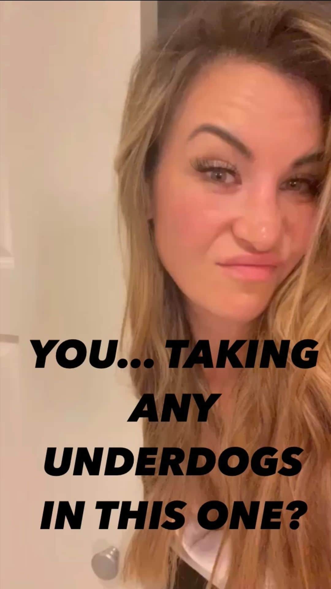 ミーシャ・テイトのインスタグラム：「#UFC292 is shaped up to deliver, my question to you… taking any underdogs in this one?  If you’re placing bets please remember you can use the link in my bio and it makes my sponsor happy 💗  #sportsbetting #bettingadvice #betting #betonline #betonlineag #ufcbetting」