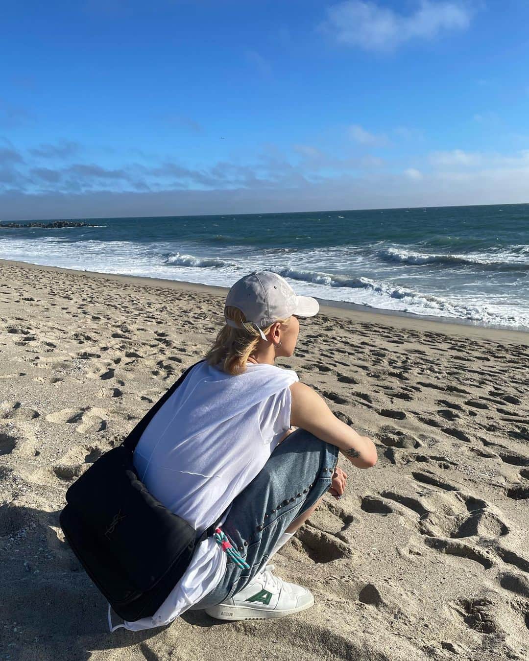 テン（TEN）さんのインスタグラム写真 - (テン（TEN）Instagram)「Becoming a sunflower at the beach- 10」8月20日 3時51分 - tenlee_1001