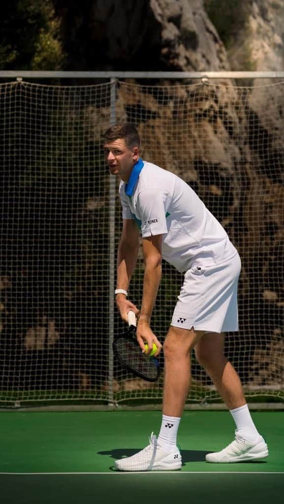 フベルト・フルカチュのインスタグラム：「ATP professional tennis player and Maison’s Friend of the Brand @hubihurkacz wears the Maestro GC Sport in Royal Blue on the tennis court, as “time is definitely an important element of the match”.」