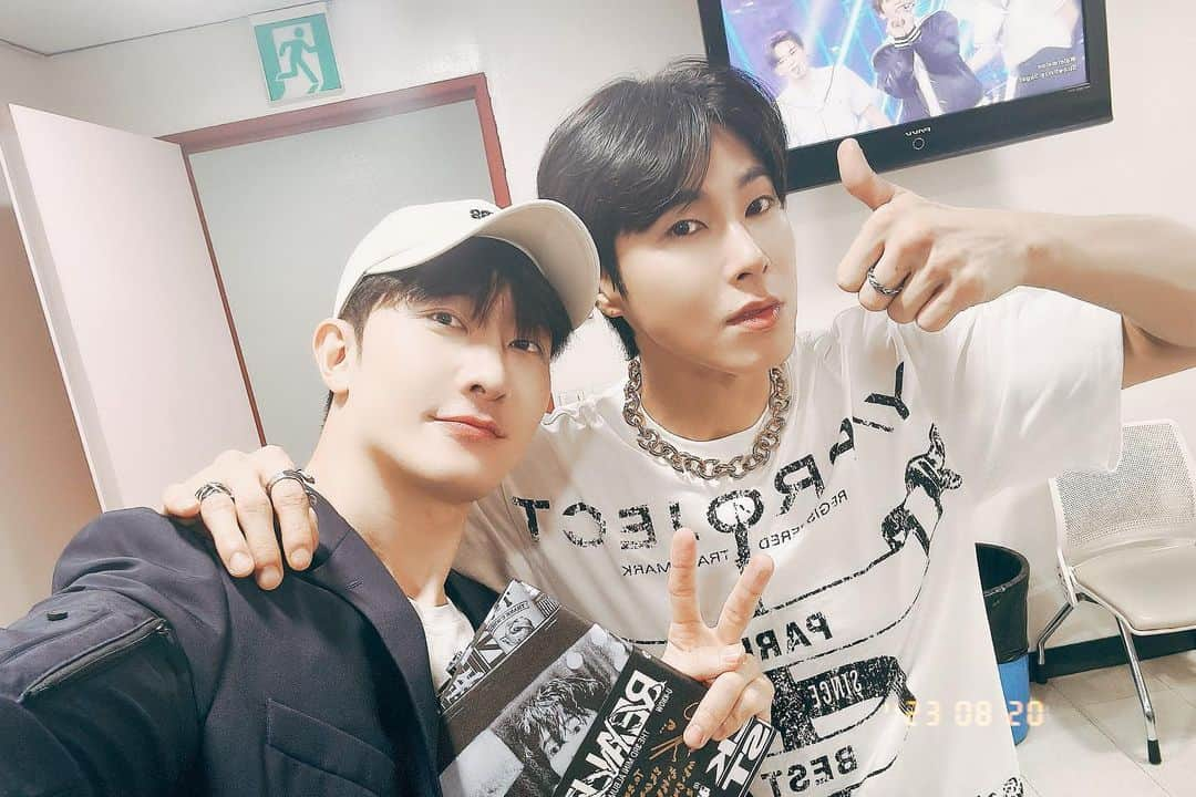 チョウミさんのインスタグラム写真 - (チョウミInstagram)「우리멋진 윤호형 👍컴백 축하해요👏 #VujaDe #유노윤호 #조미」8月20日 13時53分 - zhouzhoumi419