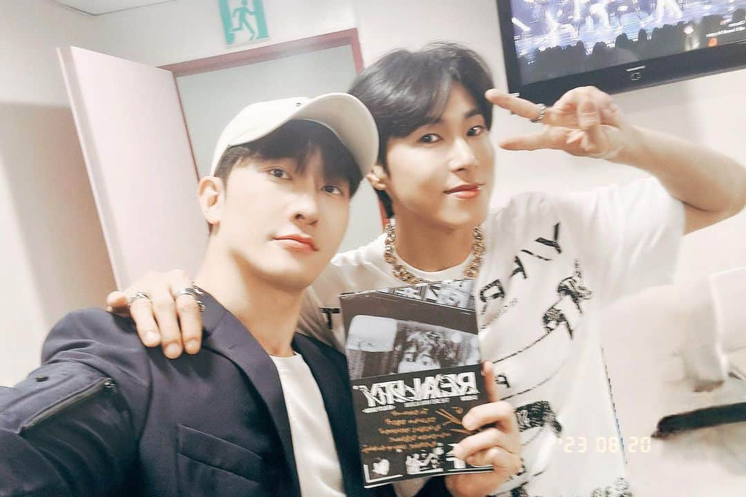 チョウミのインスタグラム：「우리멋진 윤호형 👍컴백 축하해요👏 #VujaDe #유노윤호 #조미」