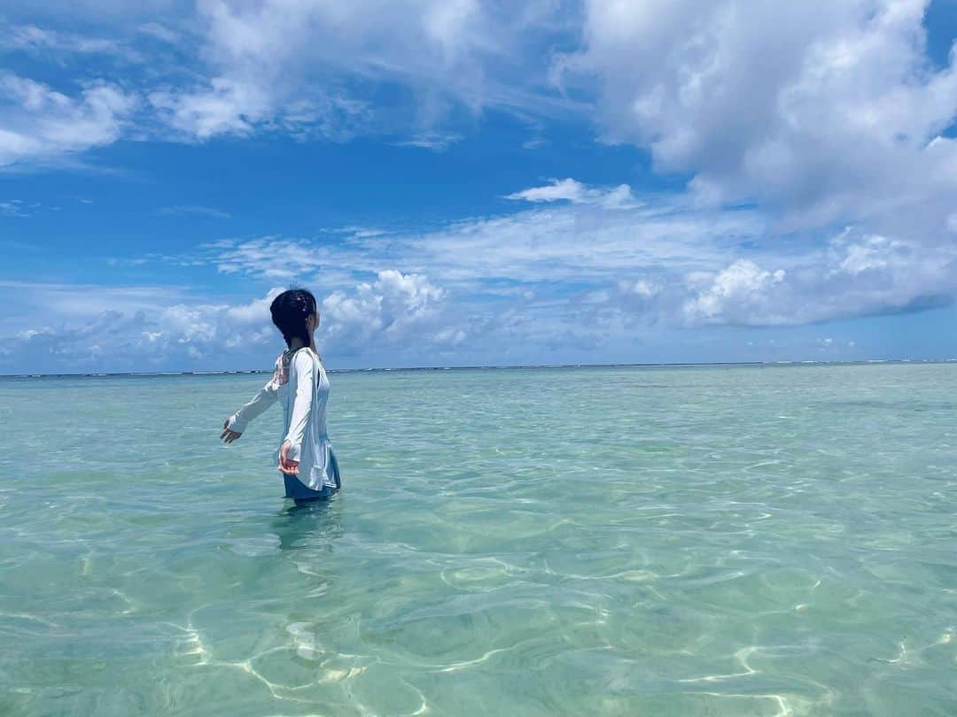 凛美さんのインスタグラム写真 - (凛美Instagram)「◡̈ ⁡ 宮古島part2 海編🏝️ ⁡ 自分たちで調べたところだけじゃなくて お店の方に教えていただいたところに行ったり 満喫できました☺︎ ⁡ かわいいウミガメと一緒に泳げて楽しかった！ ⁡ #沖縄#宮古島#砂山ビーチ#新城海岸」8月20日 14時01分 - rimi_kenon_official