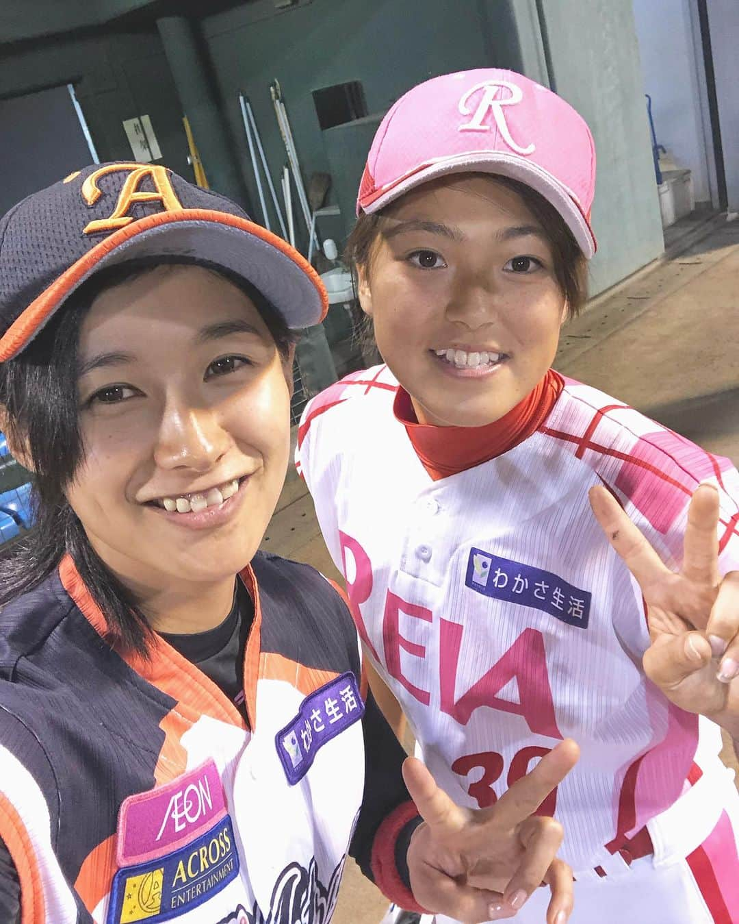 加藤優さんのインスタグラム写真 - (加藤優Instagram)「秦野市出身の元女子プロ野球選手で 現在は #東近江バイオレッツ に所属している 平井菜生選手と久しぶりに会えました🐊✨  お堅く紹介してみましたが(笑) 菜生とは同じ秦野市出身で 小学校も中学校も同じチーム出身で 女子プロ野球選手にもなり 同じような道を歩いてきた仲間です😁  現役で頑張っておりますので、 皆さまぜひ平井菜生選手にご声援を よろしくお願いいたします✨  #女子野球 #平井菜生  #秦野ドリームス @hadano.dreams  #秦野ボーイズ (ボーイズは廃部になりました)  #女子プロ野球 #元女子プロ野球選手  #女性コーチが指導する野球スクール #女子野球選手のセカンドキャリア #サニー塾 #サニー塾ミズノ校 #サニー塾はだの校 #サニーキャッチボール野球塾 #サニーキャッチボール #野球 #女子野球 #東京都 #千代田区 #神奈川県 #秦野市 #野球塾 #野球スクール #加藤優」8月20日 14時10分 - y_k_009