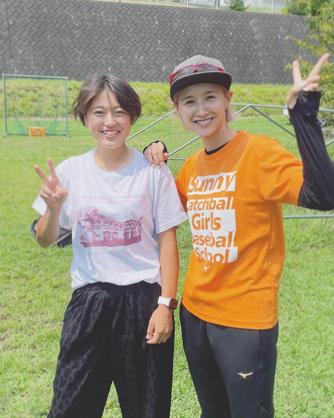 加藤優のインスタグラム：「秦野市出身の元女子プロ野球選手で 現在は #東近江バイオレッツ に所属している 平井菜生選手と久しぶりに会えました🐊✨  お堅く紹介してみましたが(笑) 菜生とは同じ秦野市出身で 小学校も中学校も同じチーム出身で 女子プロ野球選手にもなり 同じような道を歩いてきた仲間です😁  現役で頑張っておりますので、 皆さまぜひ平井菜生選手にご声援を よろしくお願いいたします✨  #女子野球 #平井菜生  #秦野ドリームス @hadano.dreams  #秦野ボーイズ (ボーイズは廃部になりました)  #女子プロ野球 #元女子プロ野球選手  #女性コーチが指導する野球スクール #女子野球選手のセカンドキャリア #サニー塾 #サニー塾ミズノ校 #サニー塾はだの校 #サニーキャッチボール野球塾 #サニーキャッチボール #野球 #女子野球 #東京都 #千代田区 #神奈川県 #秦野市 #野球塾 #野球スクール #加藤優」