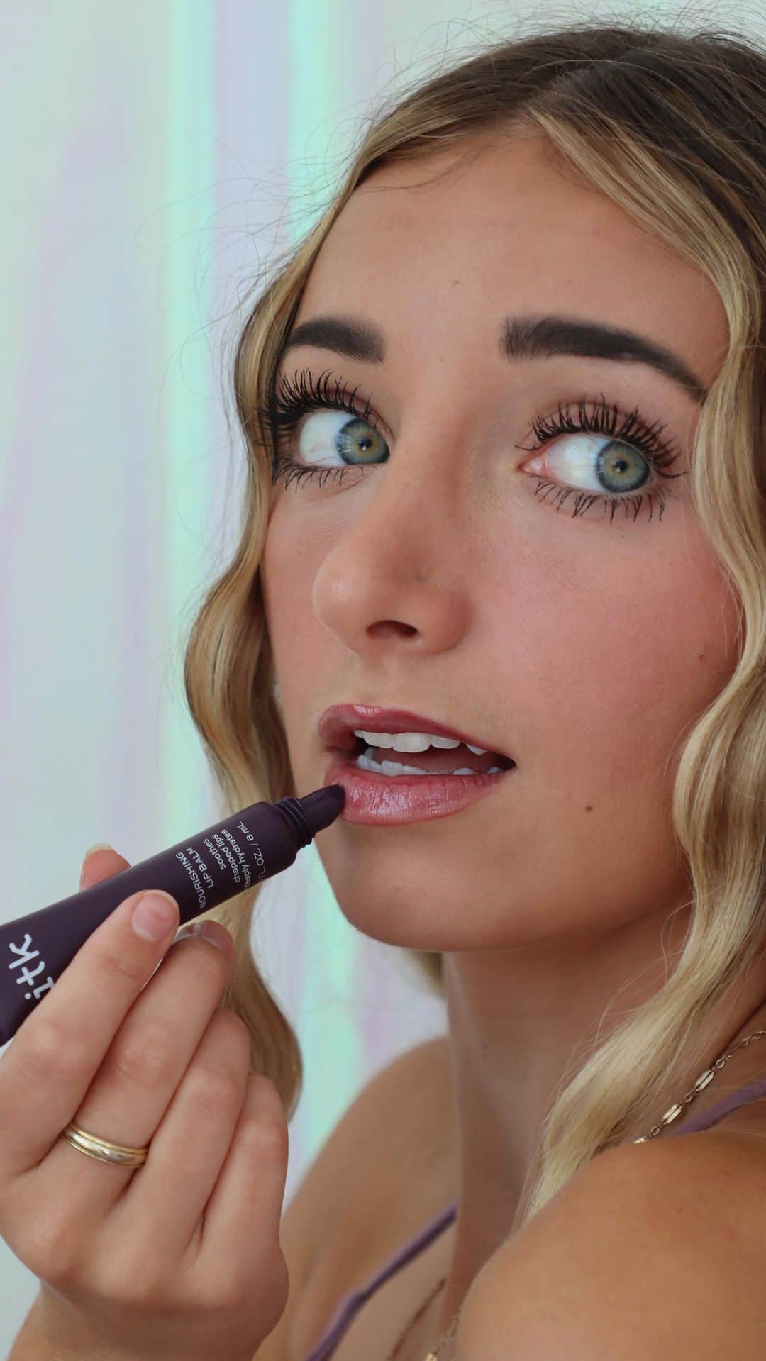 Brooklyn and Baileyのインスタグラム：「5 NEW @stayitk PRODUCTS ARE FINALLY OUT - you can shop them at Walmarts or Walmart.com nationwide🎉  1. Nourishing lip balm: our most HIGHLY requested product and already a fan favorite👀  2. Weightless hydrating moisturizer: A no-finish drool worthy every day moisturizer  3. Hydrating milky toner: calms and preps skin and we are so here for it 4. Soothing under eye stick: EYE is one of y’all’s fav categories and this gem is definitely gonna be a fav too 5. Hyaluronic acid serum: hydration boost for the win   Which one are y’all grabbing first??」