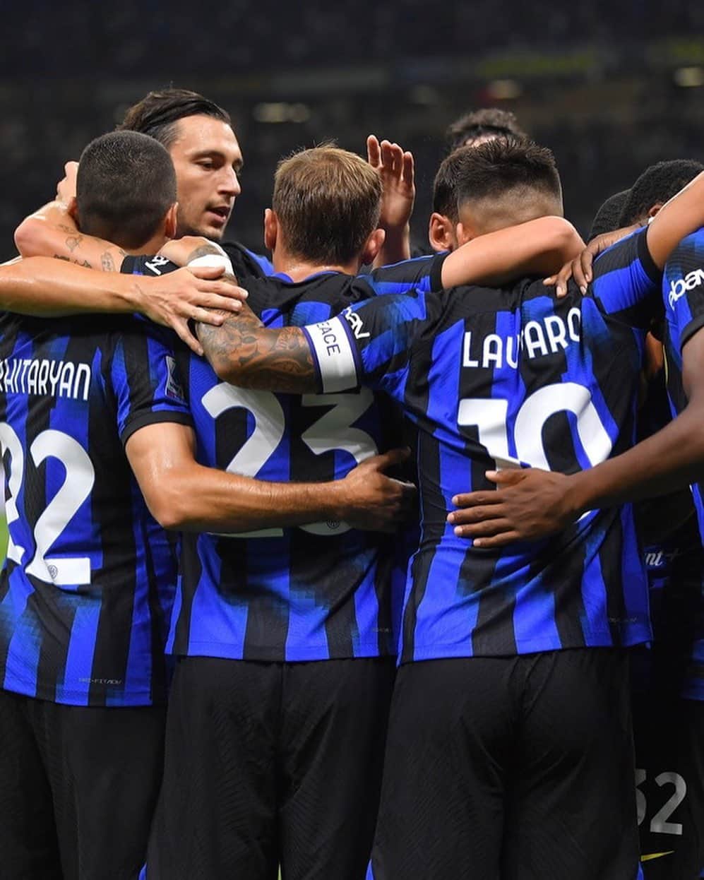 マッテオ・ダルミアンのインスタグラム：「Missed these feelings🖤💙  #inter #forzainter #intermonza #seriea」