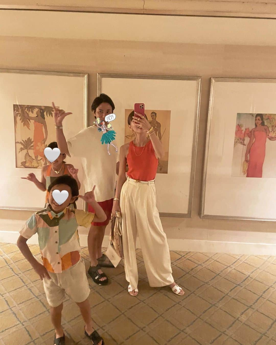 堀江直美さんのインスタグラム写真 - (堀江直美Instagram)「Weddingをした思い出いっぱいのHotel.   私たちだけじゃなく両家の思い出が詰まってるから来れなかった両親たちも沢山写真撮ってきてねっと♡  数年前の写真と比べて…大きくなったね〜  Arancino dinner もお約束🥂  #Hawaii#ハワイ#ハワイ旅行#子連れハワイ#Hawaiitrip#家族旅行#kahalahotel#kahala#カハラホテル#カハラ#家族写真#アランチーノ#アランチーノアットザカハラ #arancino#ハワイグルメ #ハワイディナー#ハワイイタリアン#family#familyphotography #子連れ旅行#子連れ海外#hn✈️trip#HIAND#ハイアンド#hnhiand」8月20日 7時32分 - naomiiiiiiiiiiii