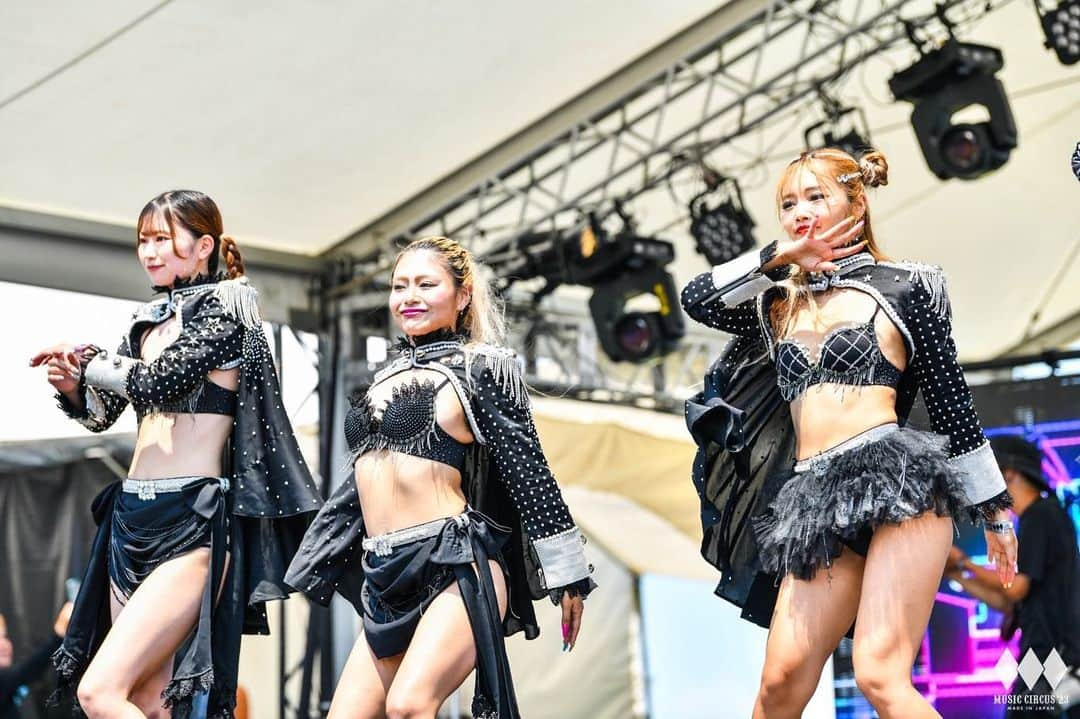 バーレスク大阪【公式】さんのインスタグラム写真 - (バーレスク大阪【公式】Instagram)「◆◇◆  MUSIC CIRCUS 2023  @yuu_burlesque @suzu_burlesque_osaka  @hinata.burlesque @nono_burlesque  @nayuta_burlesque @lucia_burlesque  @mao_burlesqueosaka @canty_burlesque   ☎︎電話予約17時〜 06-6345-4567  大阪市北区曽根崎新地 1-3-8 ぐらんぱれ壱番館4階  定休日:日曜日  #バーレスク大阪 #ばれすく #ショークラブ #エンターテイメント #歌 #ダンス #オド芸 #可愛い #ポール #ポールダンス #ナイトスポット #夜遊び #飲み会 #コスプレ #コスプレイヤー #写真 #撮影会 #カメラ #アイドル #美女  #ミュージックサーカス #musiccircus #韓国 #韓国メイク #水着 #ギャル #ギャルメイク #グラビア #モデル」8月20日 7時49分 - burlesque_osaka