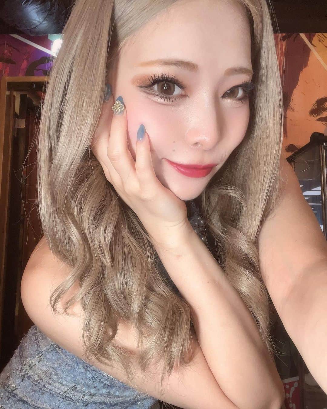 のインスタグラム：「💙💖💙💖💙 : : :  あっぷ！！！！！！！！！！！  . .  #バーレスク大阪 #バーレスク東京 #バーレスク大阪ありえ #北新地 #インスタ映え #ホスト  #韓国メイク  #童顔女子  #実物とは異なります   #burlesqueosaka  #burlesquetokyo」