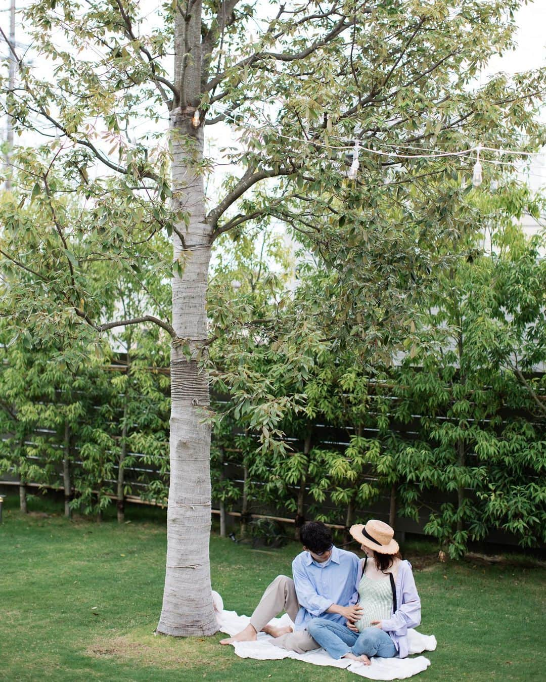 伊藤沙織さんのインスタグラム写真 - (伊藤沙織Instagram)「maternity photoshoot💐  photo by @c__ki611  special thanks @___39style___   ＿＿＿＿＿＿＿＿＿＿＿＿＿＿＿＿＿＿＿＿＿＿＿＿＿＿＿  9ヶ月(34W3d)の時に撮ったマタニティフォト🤰🏻3パターンくらい撮っていただいたうちの第一弾！ 撮ってもらうなら絶対、センス抜群のしーきちゃんにお願いしようと思ってたから念願かなって嬉しい🤍 しーきちゃんとは東京で出会ったけど、偶然にも地元がめちゃくちゃ近くて、創業100年くらい続く写真館 @shiiki_studio の4代目📸 家族写真だけでなく、ウエディングフォトとかもめちゃくちゃオシャレなので地元の方とかは是非 @dupo_wedding 🕊🤍  ＿＿＿＿＿＿＿＿＿＿＿＿＿＿＿＿＿＿＿＿＿＿＿＿＿＿＿  着ているスイムウェアは @inohanachihiro × @seadress_official コラボ🤍💚  今年はプールや海に行けなかったけど、こうして可愛い水着が着れただけでも嬉しい😘  ＿＿＿＿＿＿＿＿＿＿＿＿＿＿＿＿＿＿＿＿＿＿＿＿＿＿＿  #maternityphotoshoot  #マタニティフォト」8月20日 8時19分 - saori__ito