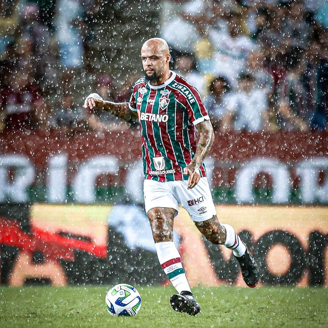 フェリペ・メロさんのインスタグラム写真 - (フェリペ・メロInstagram)「Vitória importante graças a Deus!!  #Deusebom #Fluminense 💚❤️🦁」8月20日 9時03分 - felipemelo