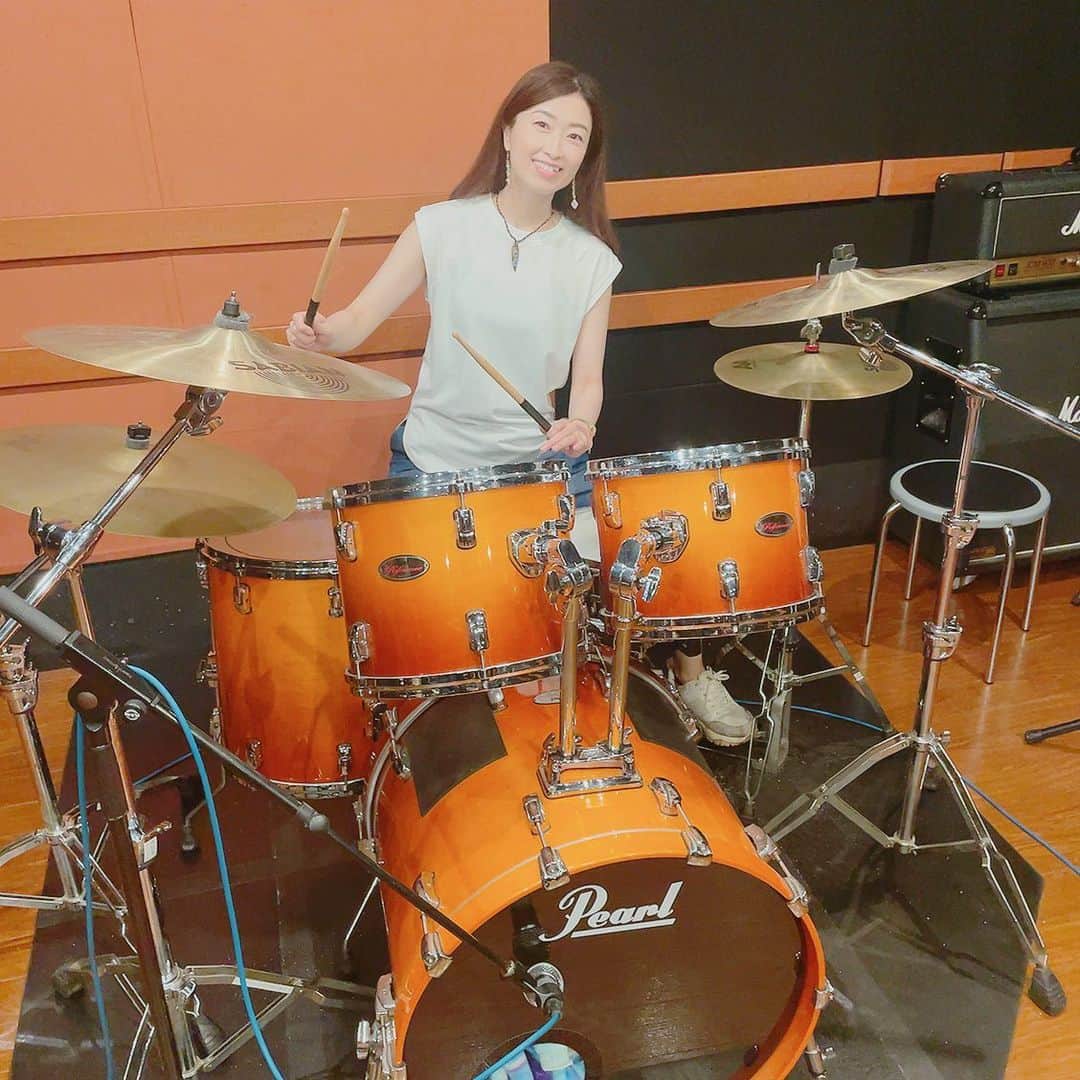 木谷有里さんのインスタグラム写真 - (木谷有里Instagram)「趣味のドラム演奏🎶🥁 しばらく休んでいたけど、 またスタジオたまには行くことにする😎  #ドラム　#木谷有里　#ドラム女子　？」8月20日 9時10分 - kitani_yuri