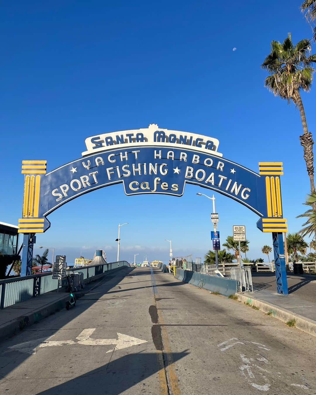 青木玲緒樹のインスタグラム：「Morning🌞  #summertime#vacation#travelphotography  #santamonica#california#la#losangeles #beach#travel#photography#summervibes」