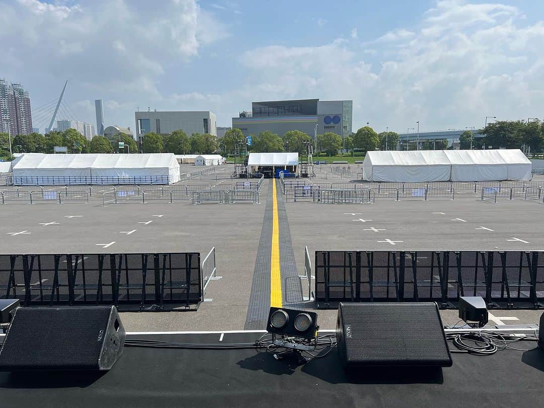 原田喧太のインスタグラム：「声優NEO歌謡フェス2023 Day2 会場入り。 既に暑い… 今日も楽しんでイキましよ〜！ #声優 #お台場  #歌謡曲  #野外フェア」