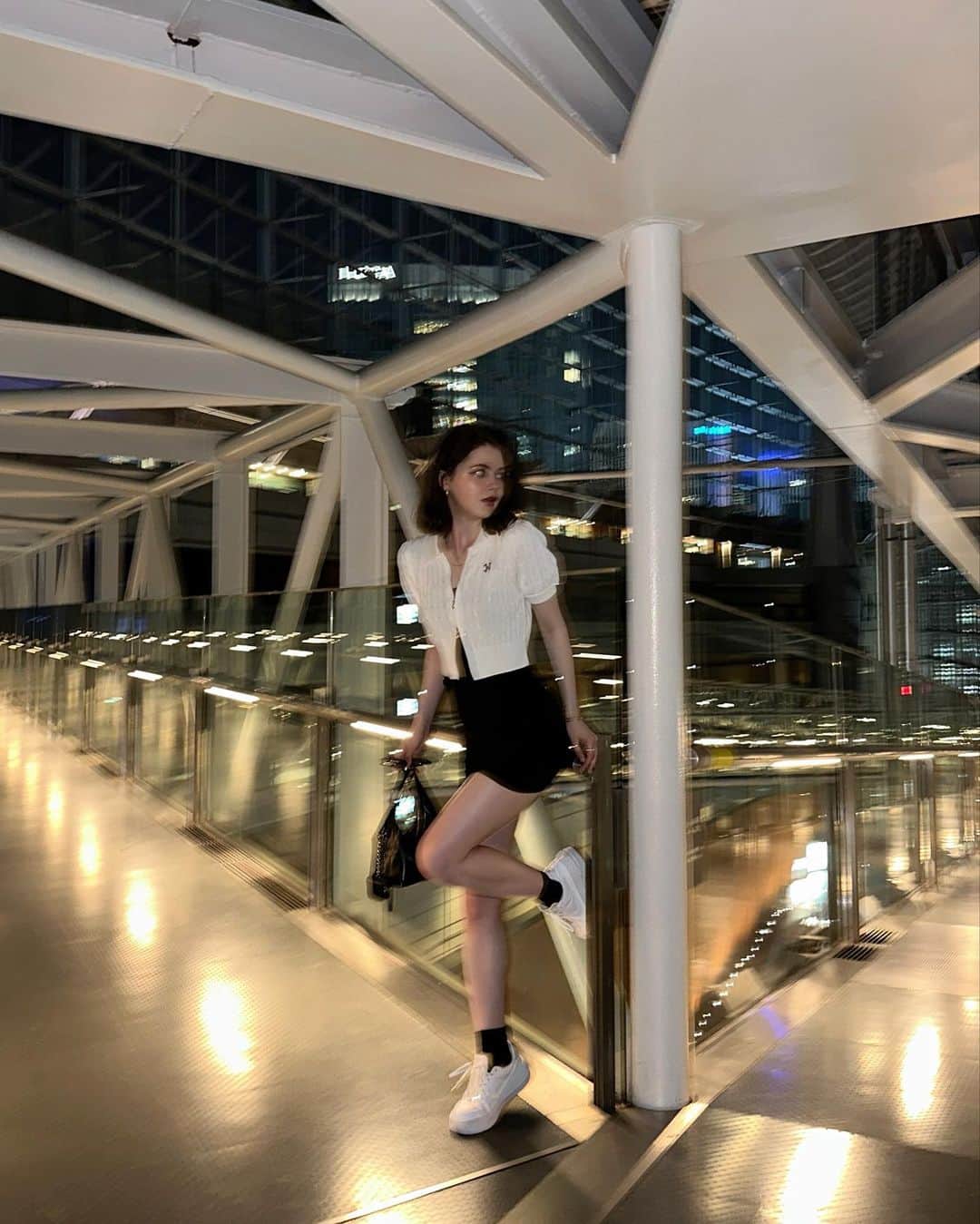 のインスタグラム：「Happy Friday📷🤍✨」
