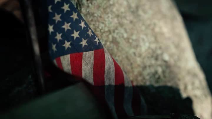クリス・ウェビーのインスタグラム：「North Of Richmond (Remix) out on YouTube now.  Shout to @oliver_anthony_music_ for his original song and patriotic inspiration.  No monetization involved, this one is for the people 🇺🇸🫡🕸  #ChrisWebby #OliverAnthony #RichMenNorthOfRichmond #WeThePeople」