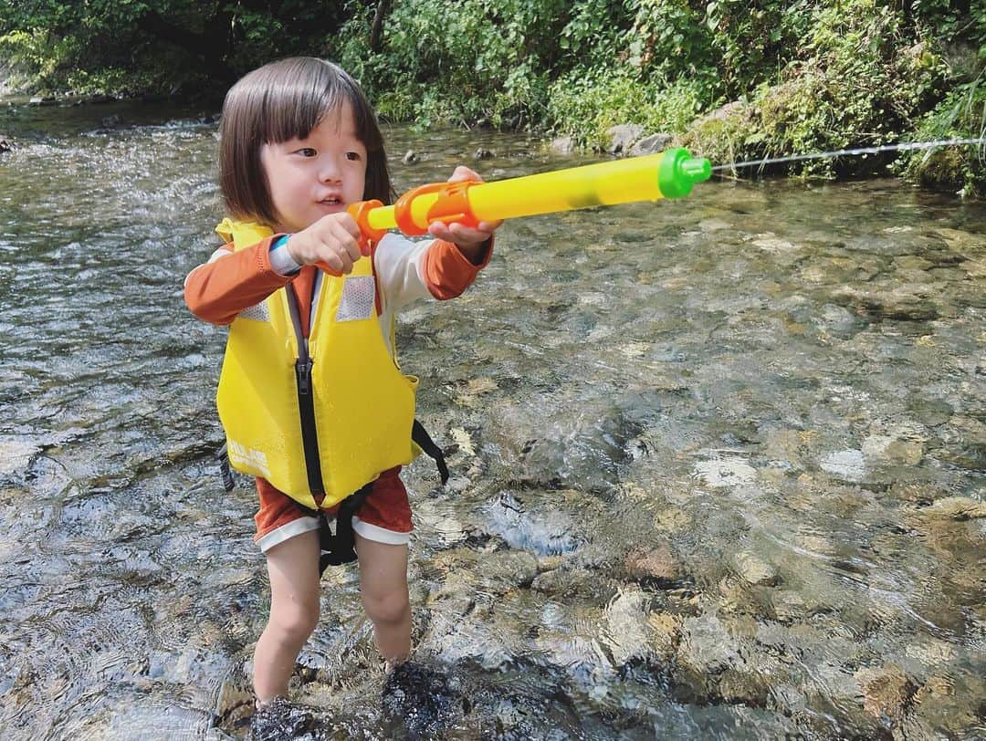 高見まなみさんのインスタグラム写真 - (高見まなみInstagram)「2023夏休み。 たいちゃんの水遊び。 #4yearsold   🍉🍉🍉」8月20日 11時20分 - manami_takami