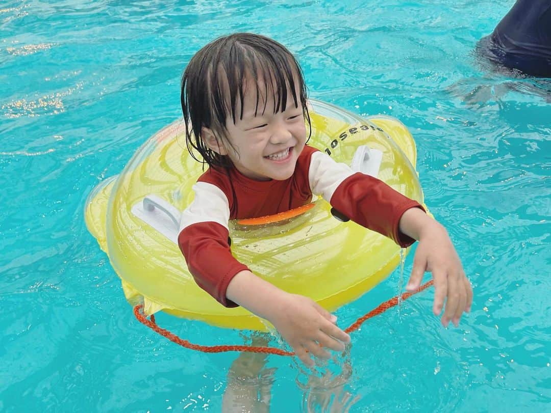 高見まなみさんのインスタグラム写真 - (高見まなみInstagram)「2023夏休み。 たいちゃんの水遊び。 #4yearsold   🍉🍉🍉」8月20日 11時20分 - manami_takami