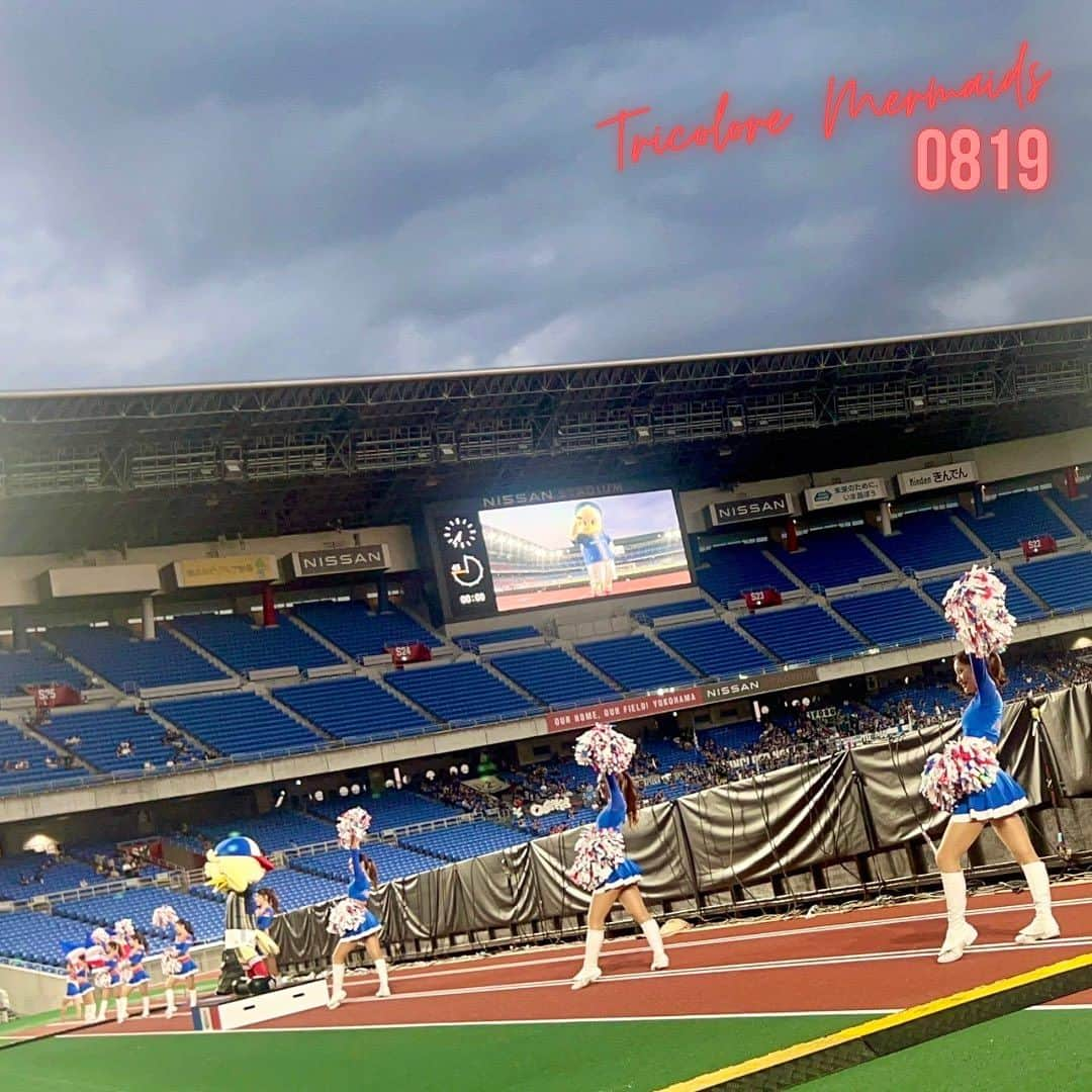 TricoloreMermaidsさんのインスタグラム写真 - (TricoloreMermaidsInstagram)「2023/08/19 第24節  昨日のFC東京戦、ご来場いただきありがとうございました！  最初から最後まで白熱した戦いが繰り広げられ、見事後半アディショナルタイムの勝ち越しゴールで、横浜F・マリノスの勝利となりました✨  試合前のトリコロールランドステージでは、今シーズン最後のスプラッシュパフォーマンスをお届けしました！いかがでしたでしょうか？🔫🫧  また今節のSUMMER NIGHT Seriesでは、水と光の演出にに炎が合わさり、私たちのパフォーマンスにもさらに応援の熱が入りました🔥  ハーフタイムでもいつも以上に沢山の方が私たちと一緒にタオルを回してくださりとても嬉しかったです😊  次節は8月26日(土)横浜FC戦18:30キックオフです⚽️ 連勝に向け熱い応援をよろしくお願いします📣  #トリコロールマーメイズ #tricoloremermaids #横浜fマリノス #fmarinos #チア #チアリーダー」8月20日 11時53分 - tricoloremermaids