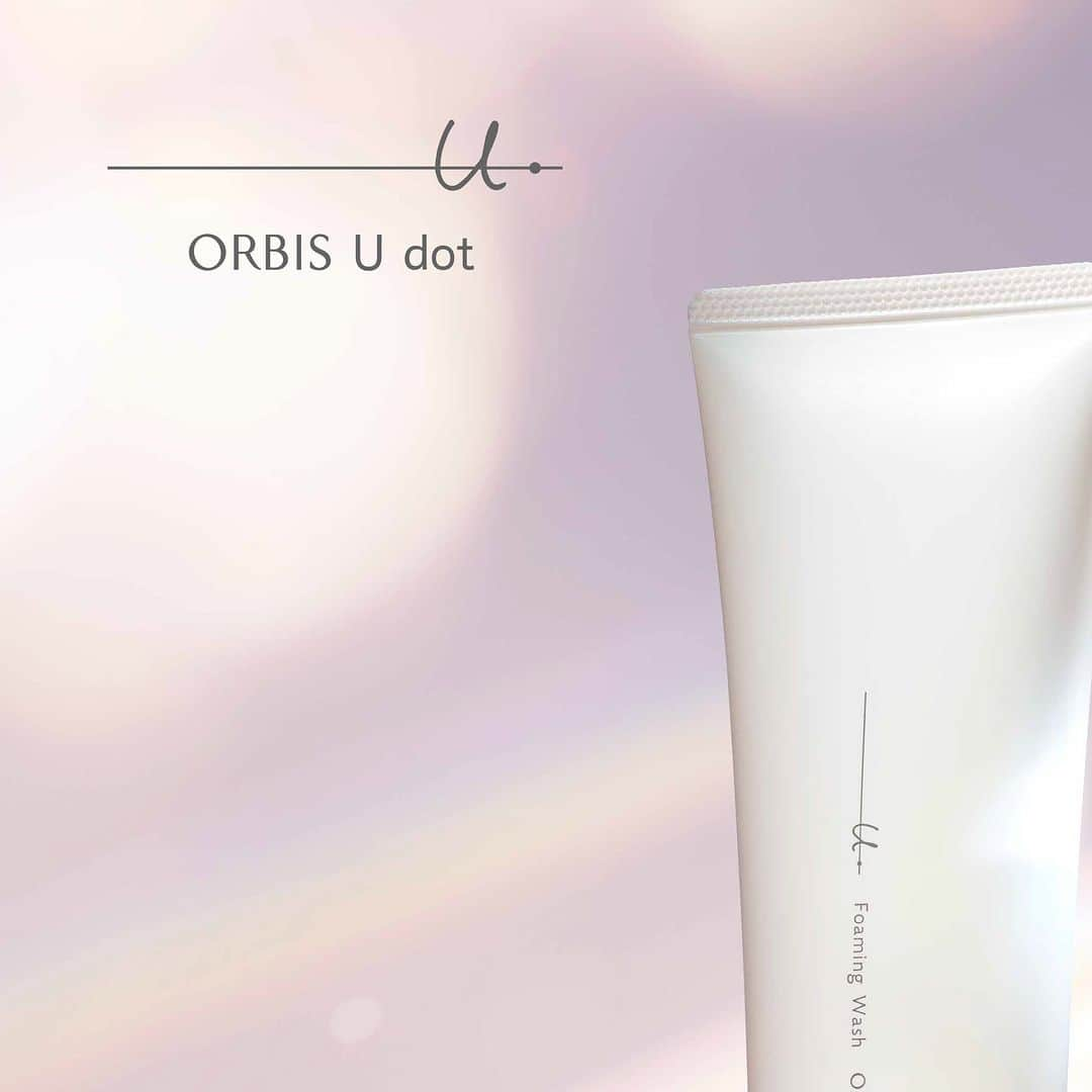 オルビス ORBIS official Instagramのインスタグラム：「【8/21発売📣新オルビスユー ドット 】『ハリも透明感(*1)も結果主義』✨ ．．．．．．．．．．．．．．．．．．  ==【✍🏻Comment】================== 「早く使いたい！」or「気になる！」という方は 『💜』の絵文字で教えてください！ =================================  オルビス最高峰(*2)のエイジングケア(*3)シリーズ オルビスユー ドットシリーズが 「ハリ」「透明感」に磨きをかけて進化💪  《年齢サイン(*4)を徹底ケアし、 上向き(*5)透明美肌(*6)へ》  年齢悩みに向きあってきたユー ドットは もう1つ上のエイジングケアラインに、 進化を遂げました。  原点から生まれ変わらせ、ゆるんだ「ハリ」を立て直し、 「透明感」を叶えることで、立体感のある顔立ちに。  あなたの印象まで、変わる。 最高峰スキンケアをご体験ください。  ．．．．．．．．．．．．．．．．．．  --------------------- 💡新『オルビスユー ドットシリーズ』とは --------------------- ハリも透明感も結果主義 年齢サインの因子に着目した 肌科学エイジングケアシリーズです。  --------------------- 💡パワーアップポイント --------------------- ①先進美容発想(*7)に基づいた新たな美容成分(*8) 「G.D.F.アクティベーター(*9)」配合 ②3ステップで上向きのハリと透明感を。 効果的なシナジー設計 . . (*1)うるおいによる (*2)オルビス内スキンケアシリーズの保湿力 (*3)年齢に応じたお手入れ (*4)乾燥、ハリ・ツヤのなさ (*5)気持ちのこと (*6)うるおいによる透明感のある肌 (*7)ハリや透明感の低下により立体感がない印象になる、ゆるみ印象を感じにくい肌を目指すには、「ハリ」と「透明感」のケアが重要ということ (*8) うるおいを与えハリと透明感に満ちた肌へ導く保湿成分 (*9) ロニセラカエルレア果汁、ノバラエキス  ．．．．．．．．．．．．．．．．．．  ▶️商品内容  --------------------- 🫧洗顔料 --------------------- ■オルビスユー ドット フォーミングウォッシュ [医薬部外品]　 2,310円(税込)  --------------------- 🫧化粧水 --------------------- ■オルビスユー ドット エッセンスローション [医薬部外品] ボトル入り 180mL：3,630円(税込) つめかえ用 180mL：3,410円(税込)  --------------------- 🫧保湿クリーム --------------------- ■オルビスユー ドット クリームモイスチャライザー [医薬部外品] ボトル入り 50g：3,960円(税込) つめかえ用 50g：3,630円(税込)  ．．．．．．．．．．．．．．．．．． 　 ／ 実際に商品をご使用された方は ぜひ『#オルビスユードット 』を付けた投稿で 感想を教えてください✨ ＼  『@orbis_jp』プロフィール内 ハイライト「新Udot」からも 商品の詳細をご覧いただけます💁🏻‍♀️ ．．．．．．．．．．．．．．．．．．  #ORBIS #オルビス #スマートエイジング #エイジングケア #ここちを美しく　  #結果主義 #ORBISUdot #オルビスユーシリーズ #オルビスユードット #オルビスユードットウォッシュ #オルビスドットユーローション #オルビスユードットモイスチャー #オルビスユードットフォーミングウォッシュ #オルビスユードットエッセンスローション #オルビスユードットクリームモイスチャライザー #スキンケア #スキンケアマニア #スキンケア紹介 #スキンケア好き #スキンケア紹介 #スキンケア大好き #透明肌 #ハリ肌」