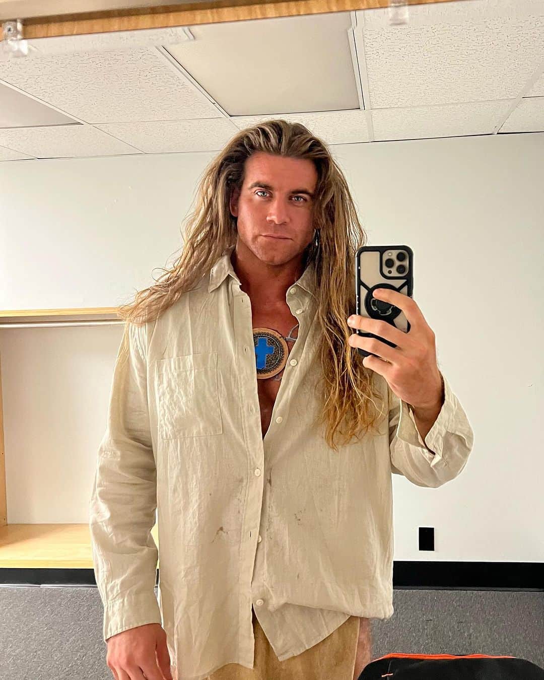 モデル、ブロック・オハーンのインスタグラム：「Thank you for all the birthday love today!  I decided to post a photo some of you may have never seen and may never see again   You know it’s weird when I don’t even recognize myself 😂」